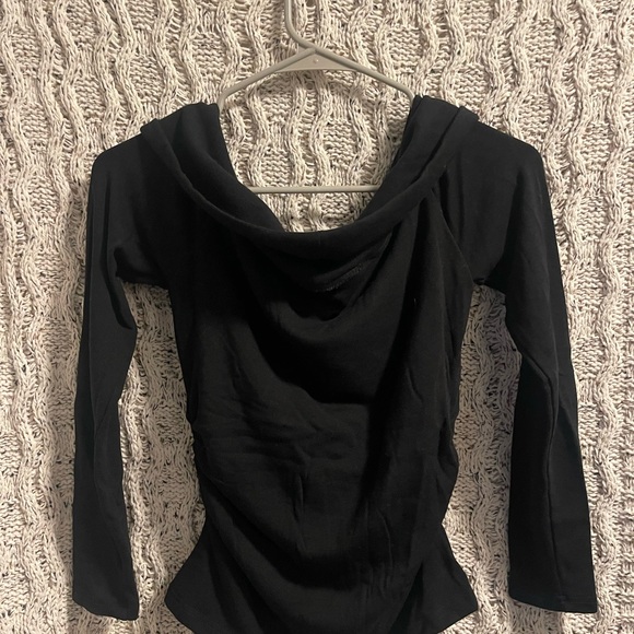 OGL Elegant Black Long Sleeve Top - Picture 3 of 3